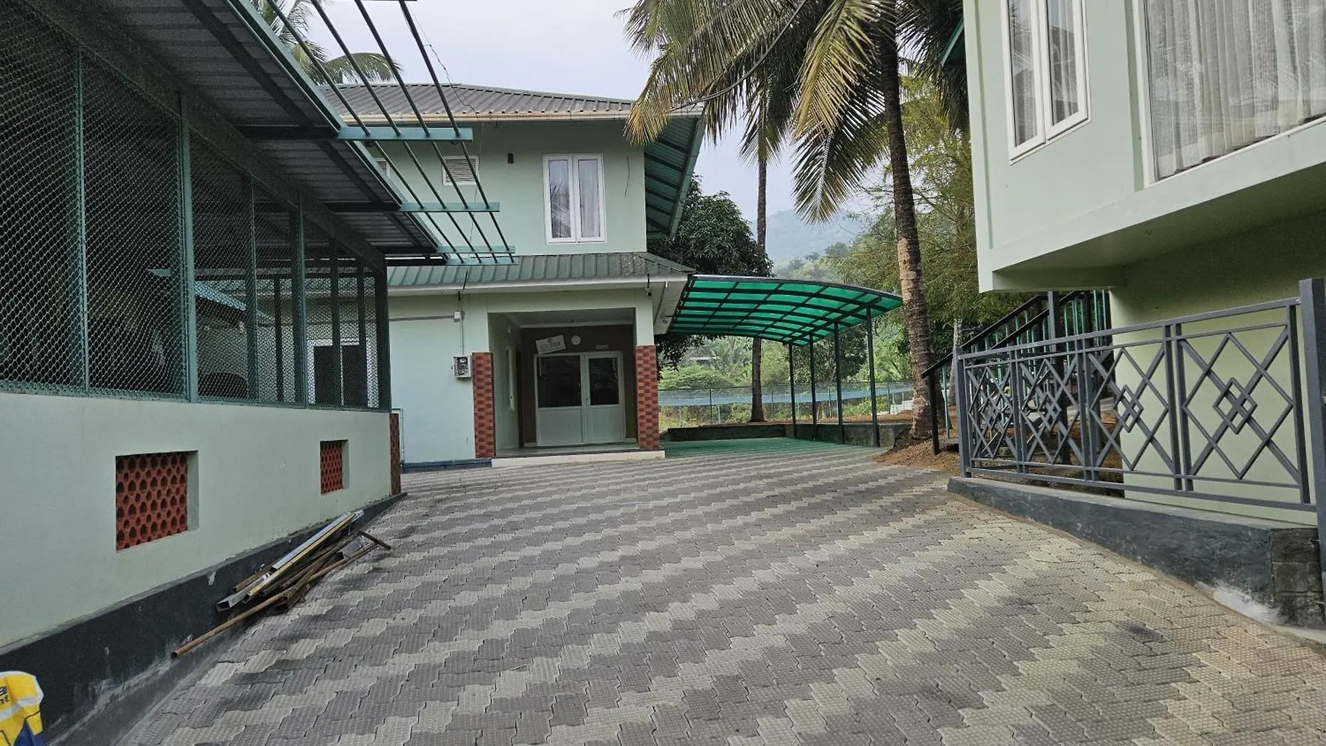 Midway Crest Farmstay Palakkad
