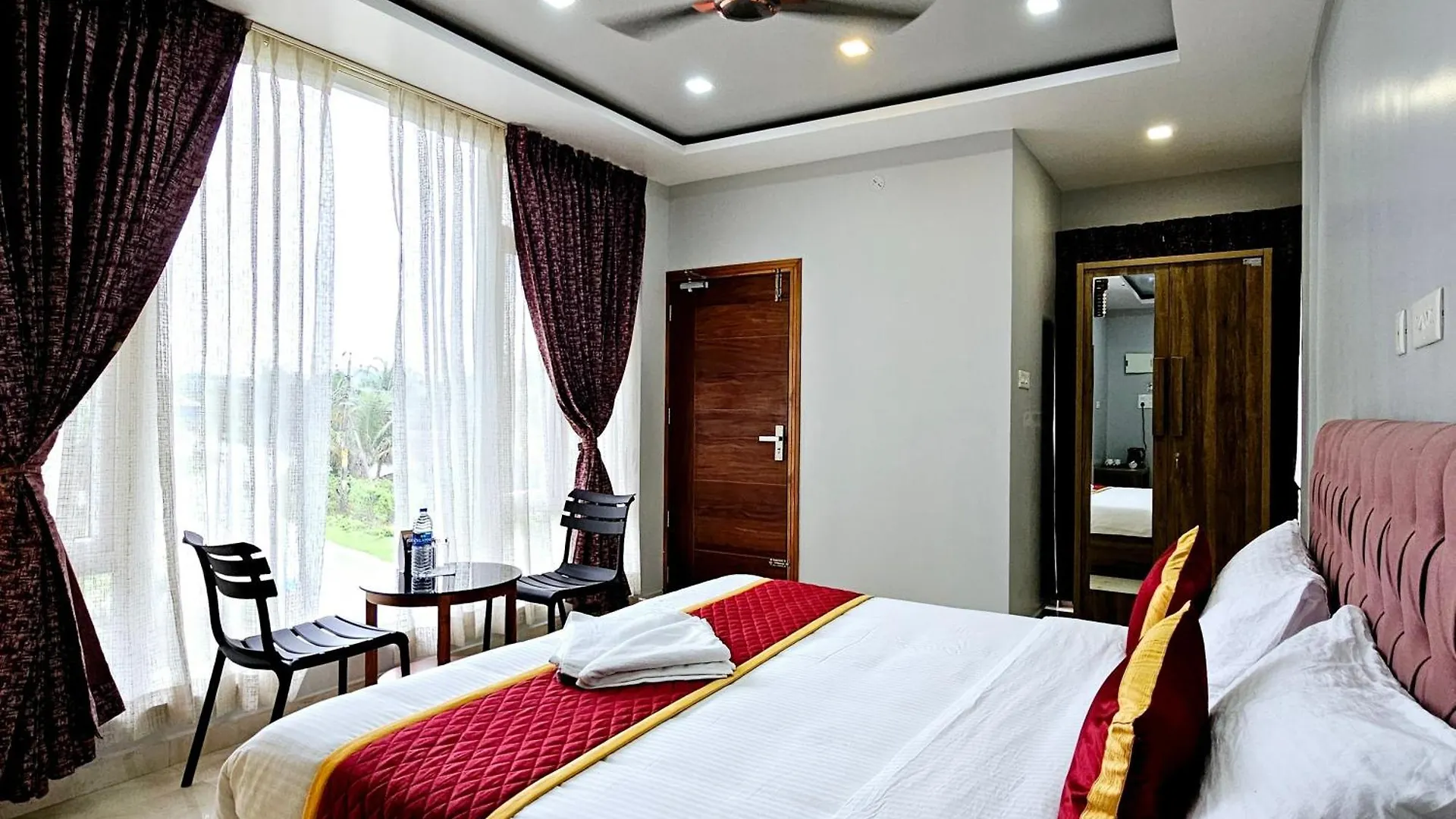 Midway Crest Farmstay Palakkad